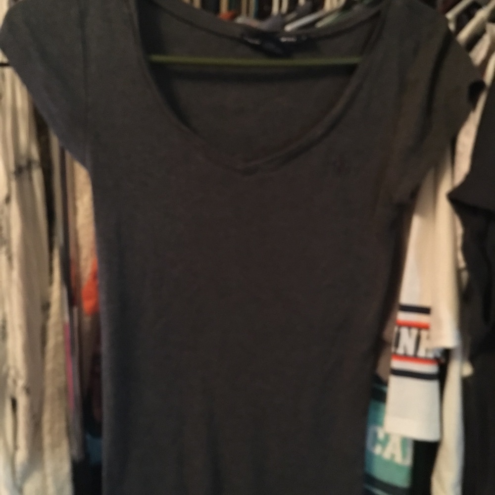 Tops - Picture 3 of 8